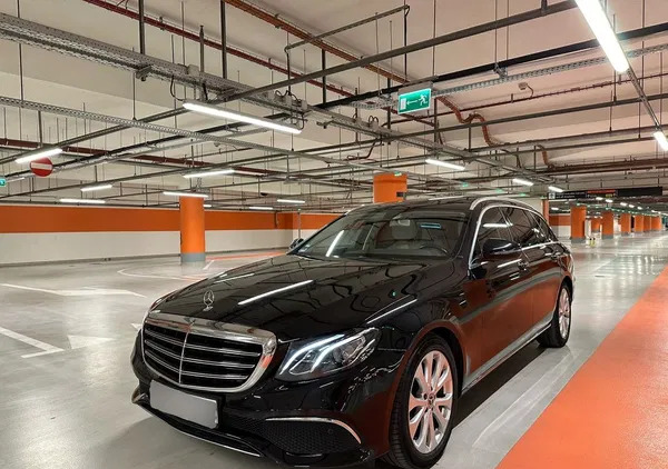 samochody osobowe Mercedes-Benz Klasa E cena 159900 przebieg: 87150, rok produkcji 2019 z Ostrów Lubelski